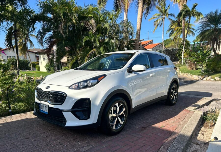 3 X Kia Sportage White (White) — car rental Curaçao