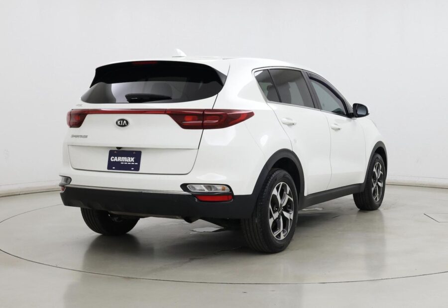 3 X Kia Sportage White (White) — car rental Curaçao