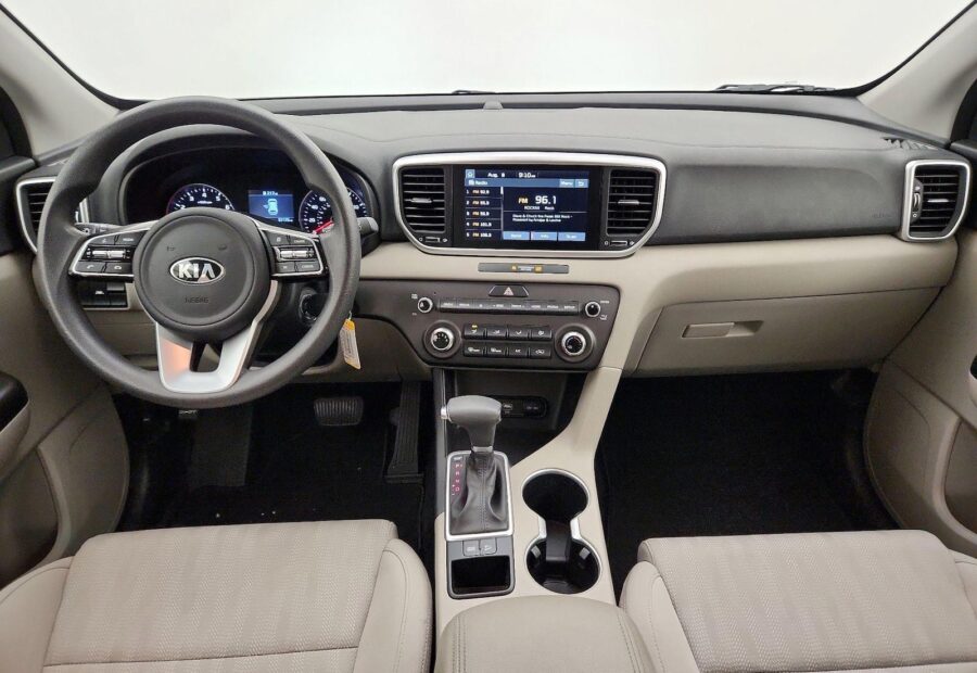 3 X Kia Sportage White (White) — car rental Curaçao
