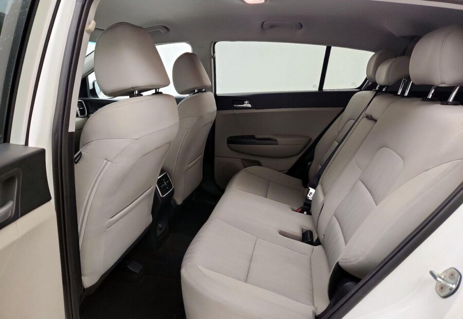 3 X Kia Sportage White (White) — car rental Curaçao
