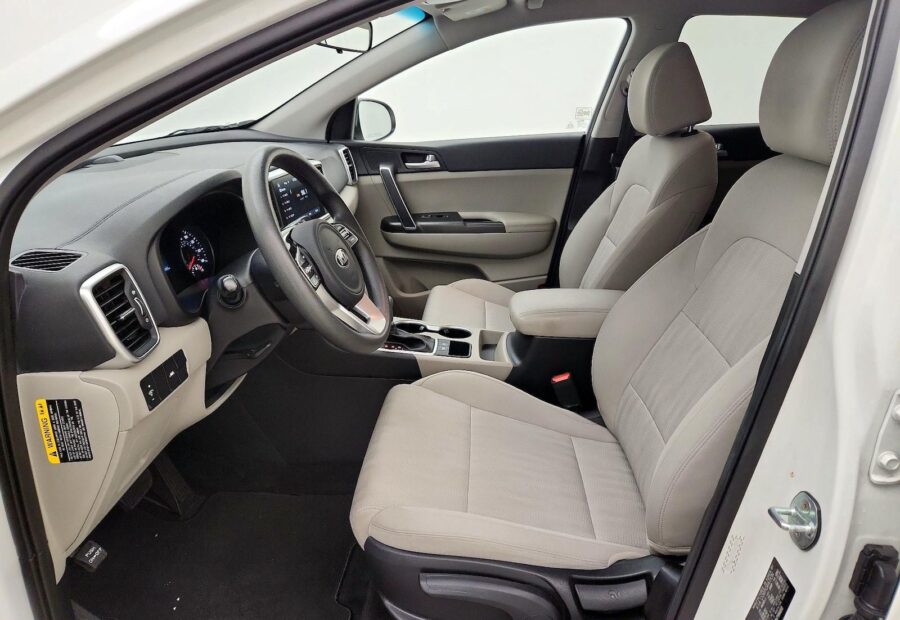 3 X Kia Sportage White (White) — car rental Curaçao