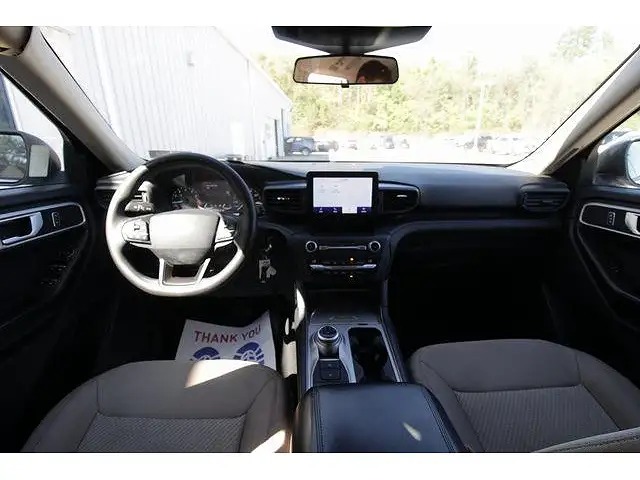 Ford Explorer 7 Seater New Model (Wit) — car rental Curaçao