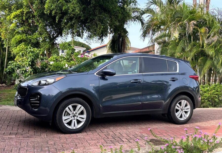 Kia Sportage Blue (Blauw) — car rental Curaçao
