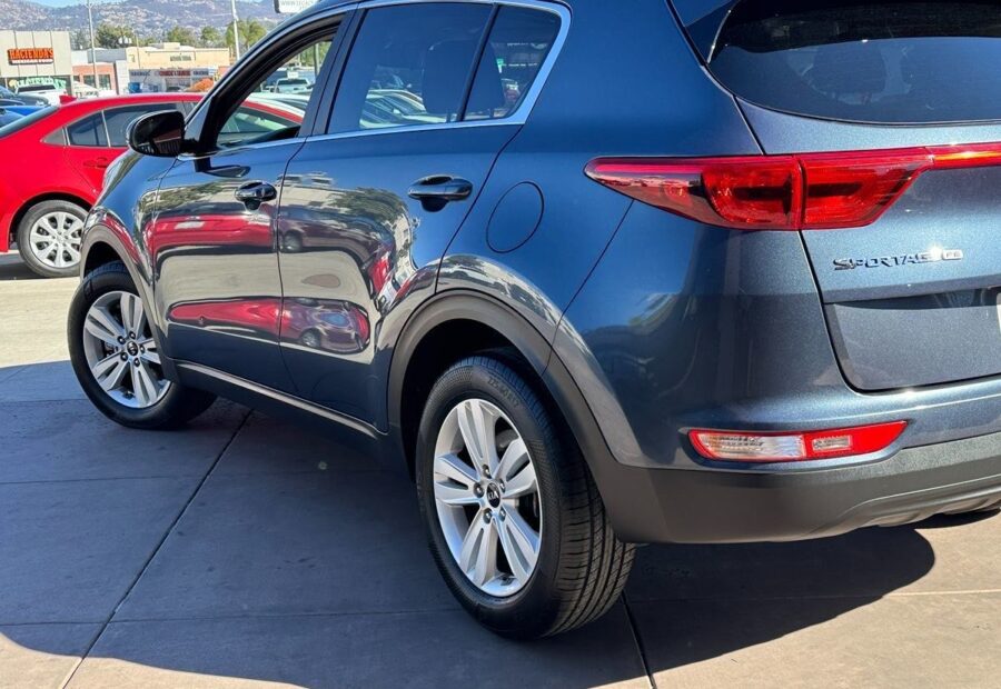 Kia Sportage Blue (Blauw) — car rental Curaçao